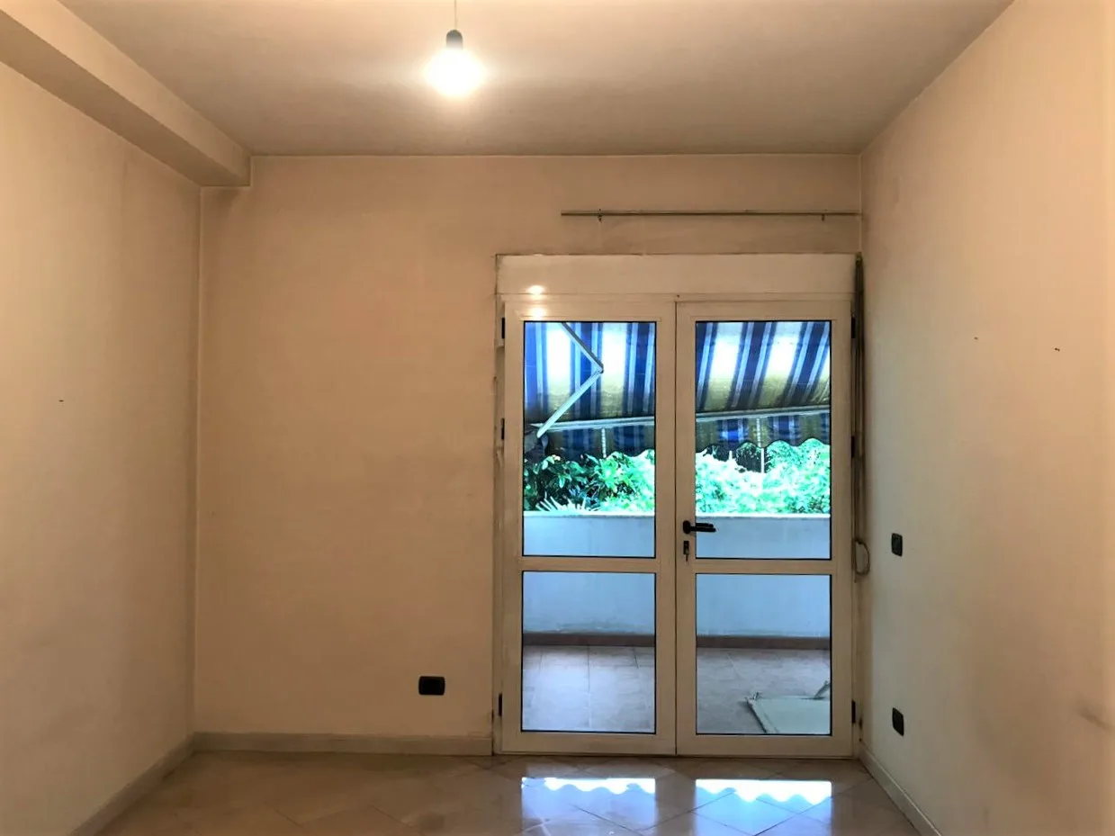 Shiten ambiente për zyra rr.pjetër bogdani, ish-blloku