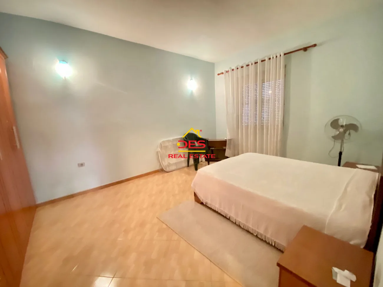 Shitet shtëpi private te shkolla e aviacionit, vlorë