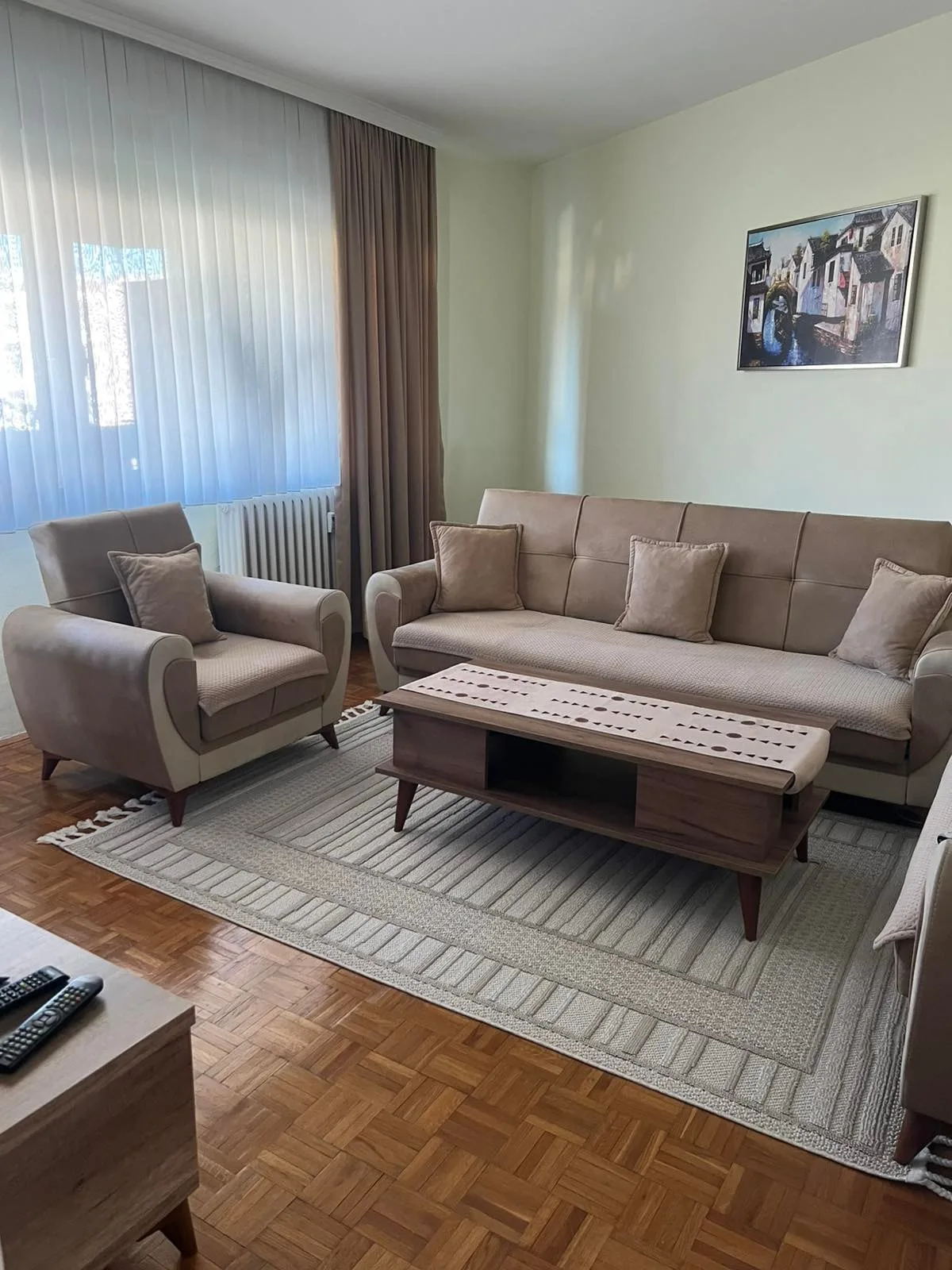 Banesë në shitje në Ulpianë