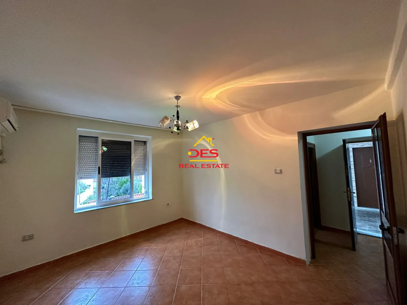 Jepet me qira apartament 2+1 i pa mobiluar, elbasan.