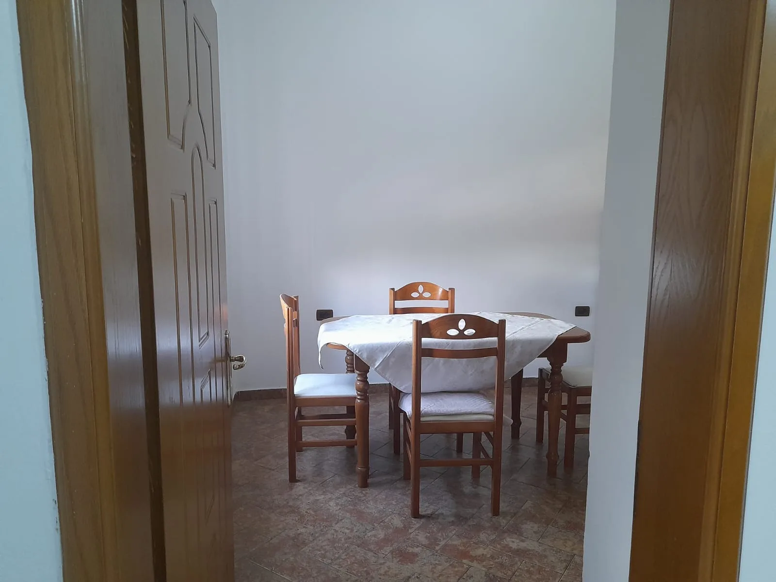 Apartament Me Qera 1+1 ne Bllok (ID B211371) Tirane.