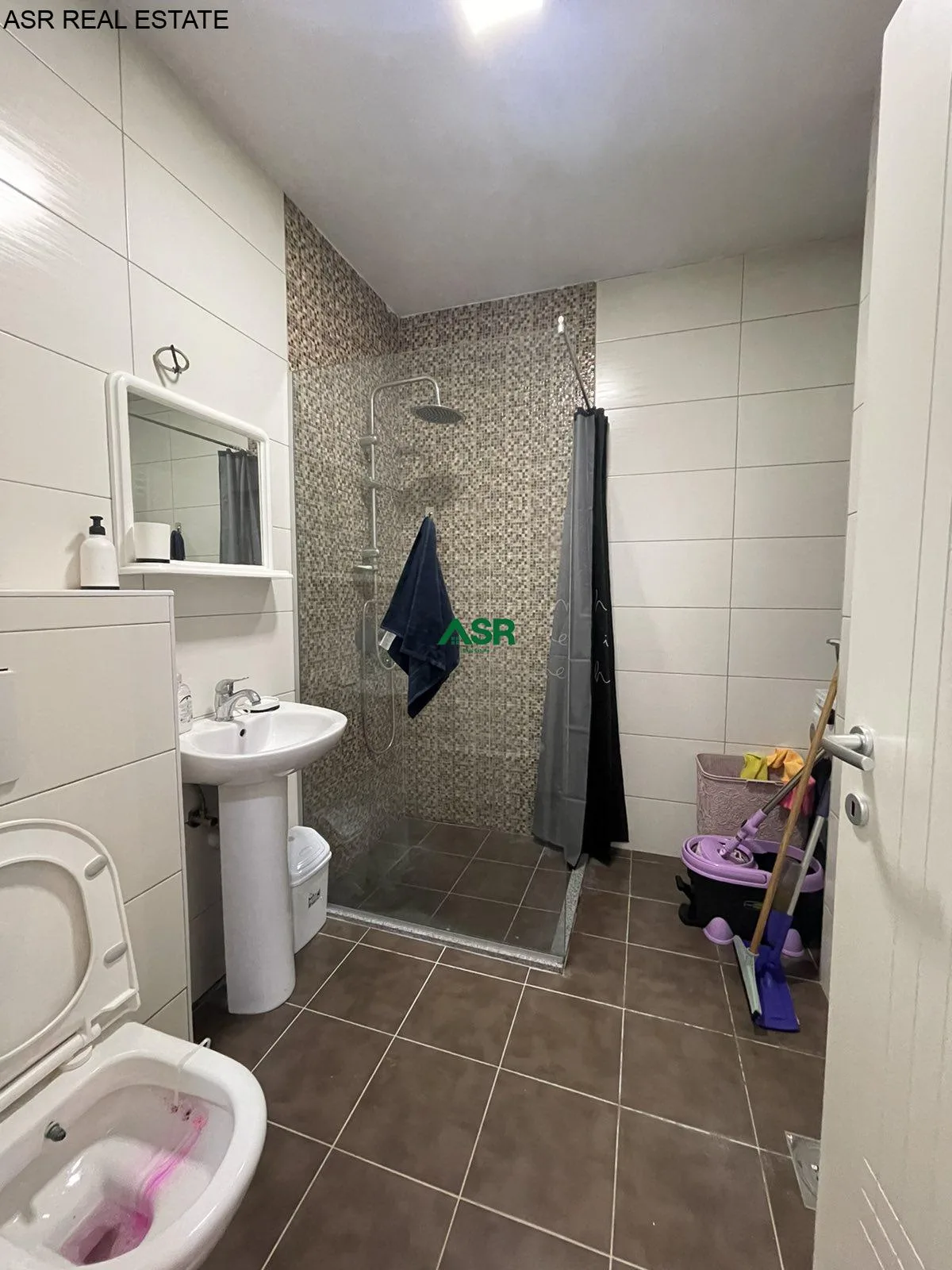 Ofrohet BANESA per SHITJE ne rrugen B