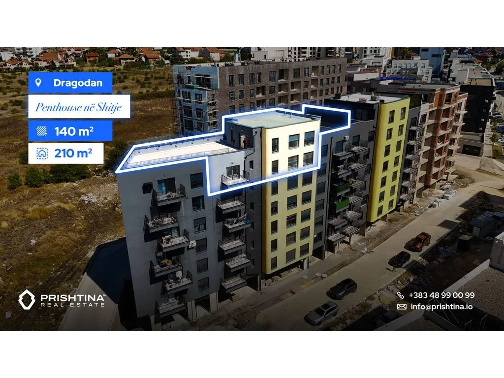 Penthouse me qira 210m² + 140m² terasë në Dragodan
