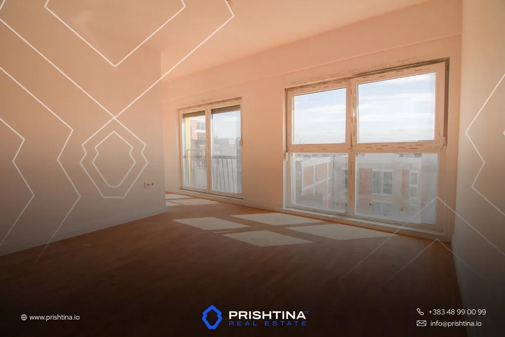 Penthouse me qira 210m² + 140m² terasë në Dragodan