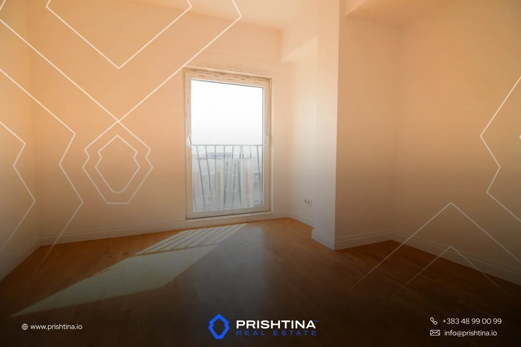 Penthouse me qira 210m² + 140m² terasë në Dragodan