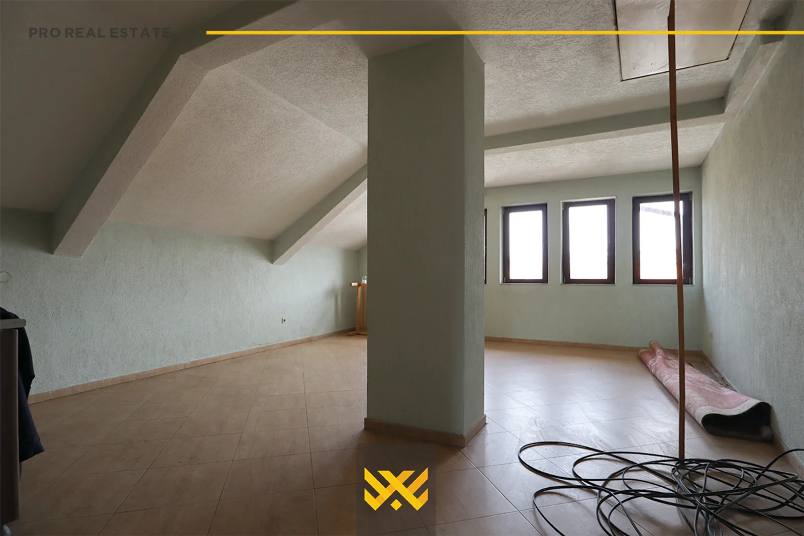Shtëpi 1200m² në #SHITJE në Kolovicë.