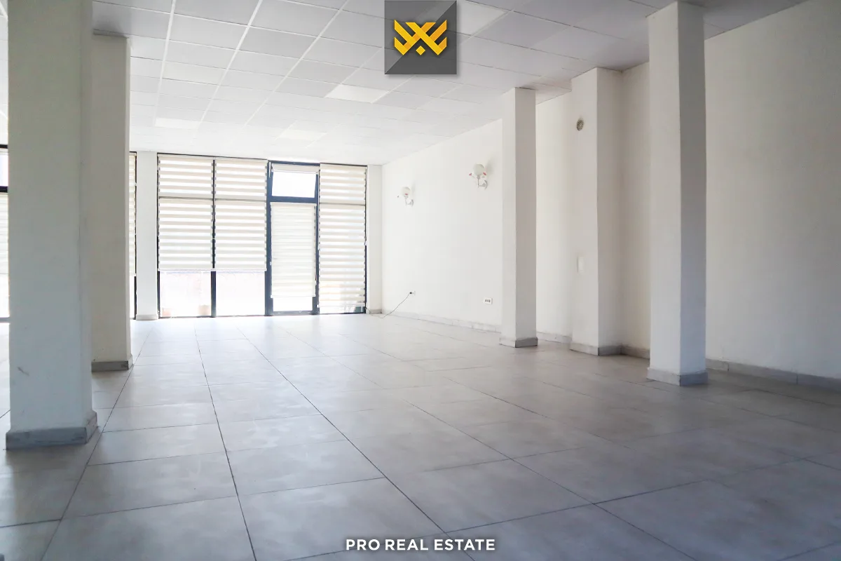 Lokal 200m² me #QIRA në Kodrën e Trimave.