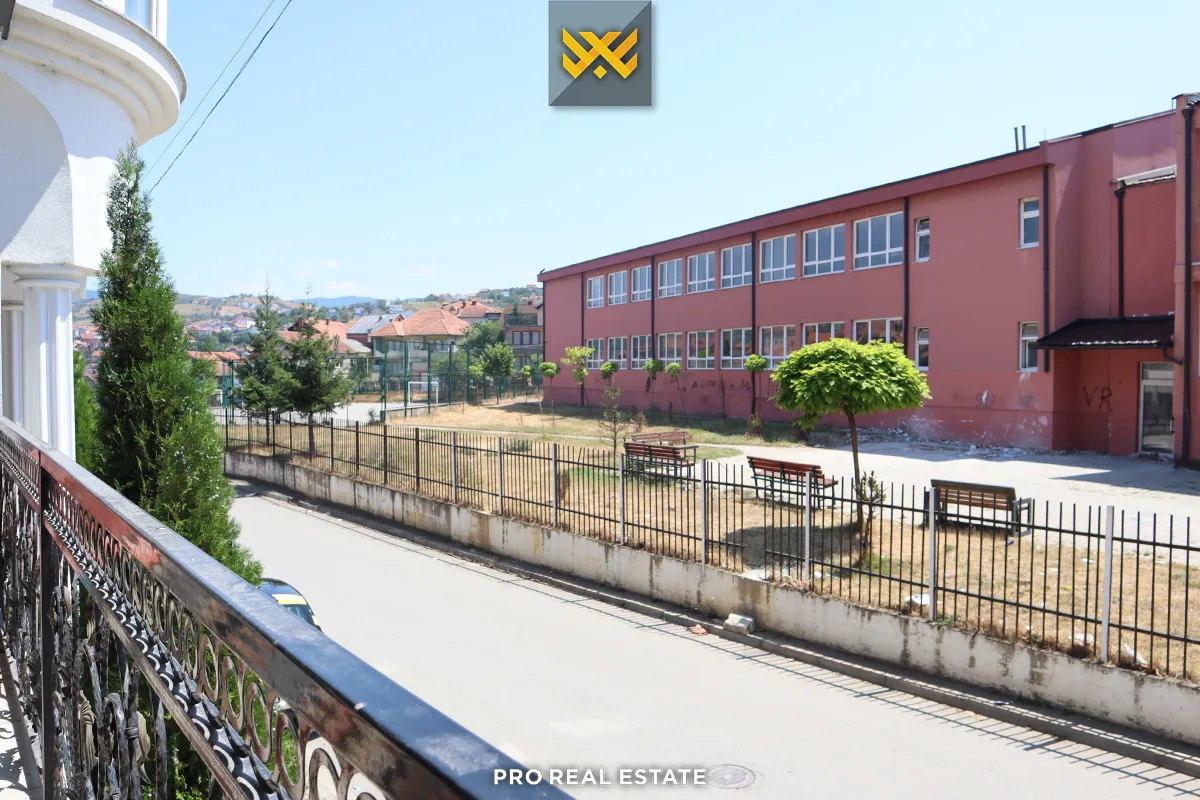 Lokal 200m² me #QIRA në Kodrën e Trimave.