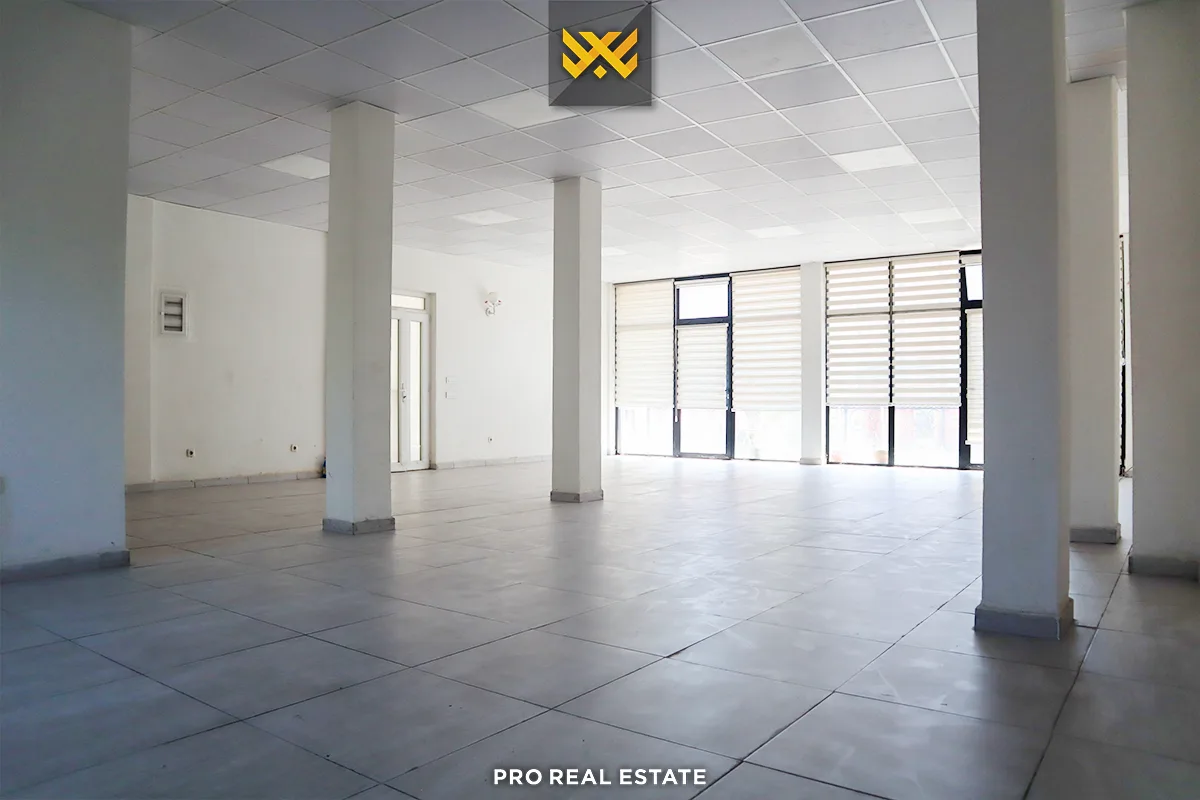 Lokal 200m² me #QIRA në Kodrën e Trimave.