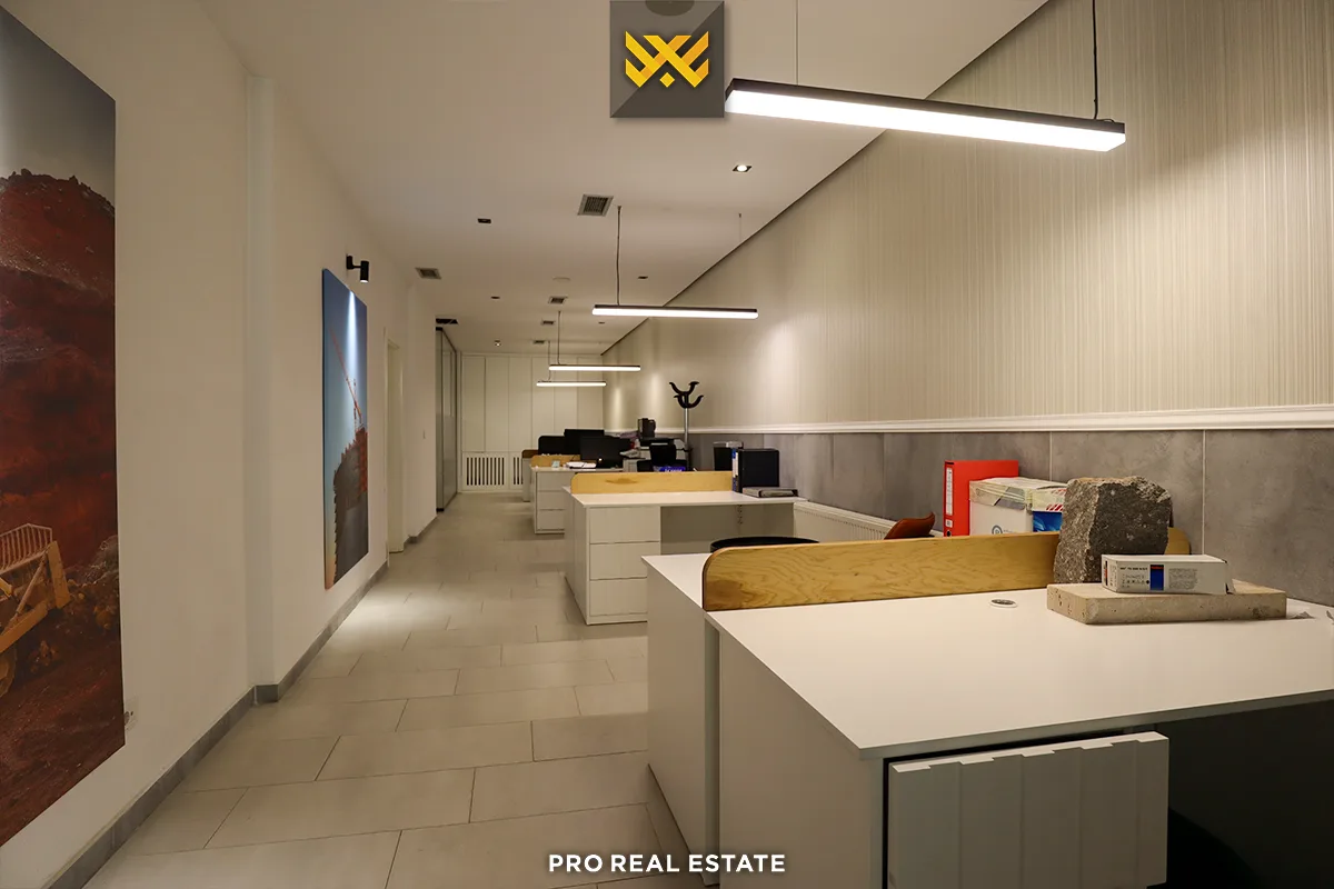 Lokal 176,80m² për #SHITJE te Mati