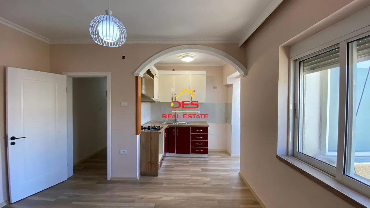 Shitet apartament 1+1 pranë studio bleta,vlorë
