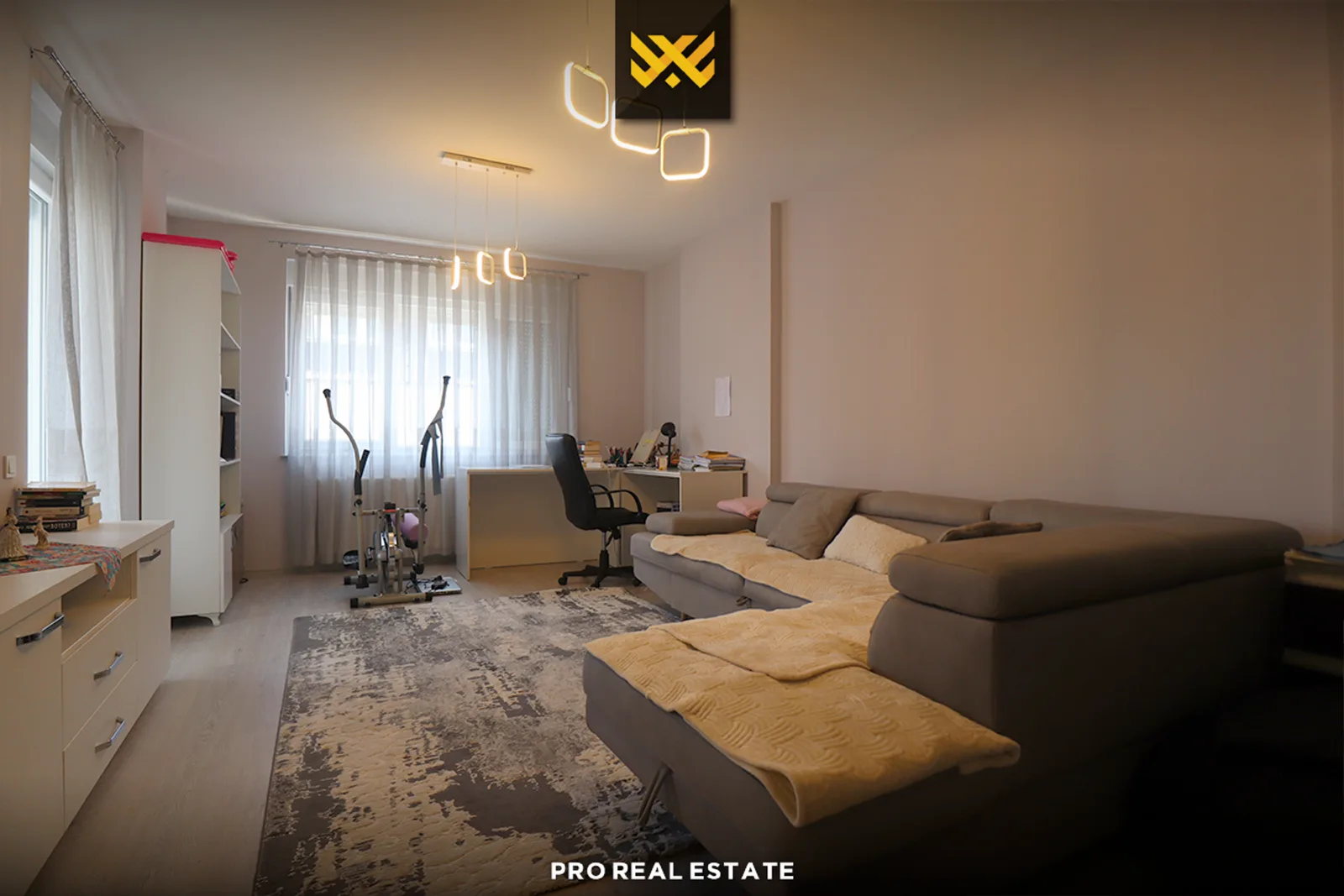 Banesë 165.2m² + 480m² në SHITJE te Mati.