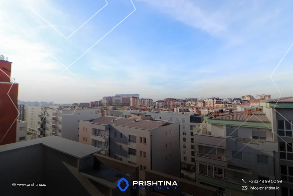 Penthouse me qira 144m² + 60m² terasë te Rruga C