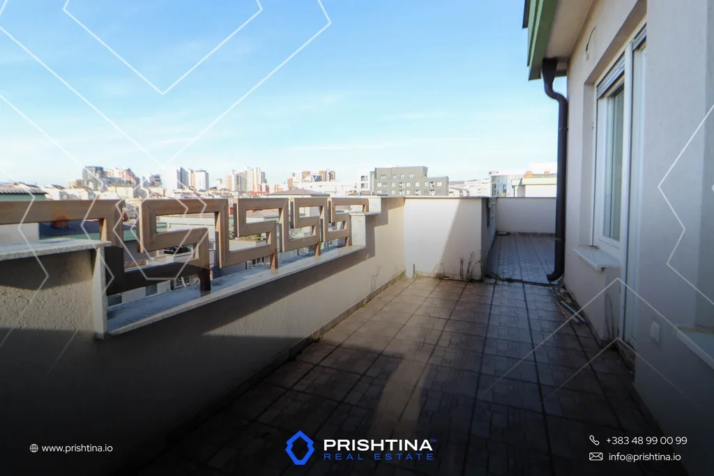Penthouse me qira 144m² + 60m² terasë te Rruga C