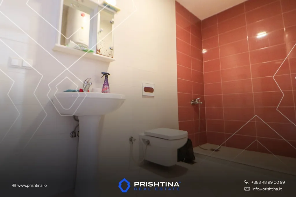 Penthouse me qira 144m² + 60m² terasë te Rruga C