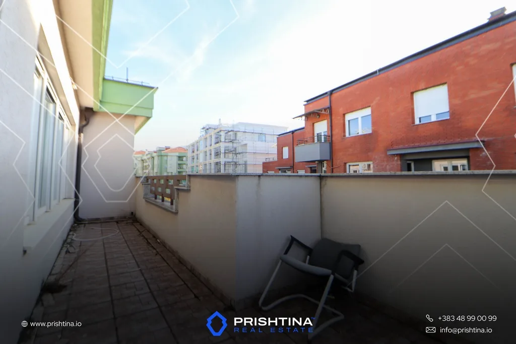 Penthouse me qira 144m² + 60m² terasë te Rruga C