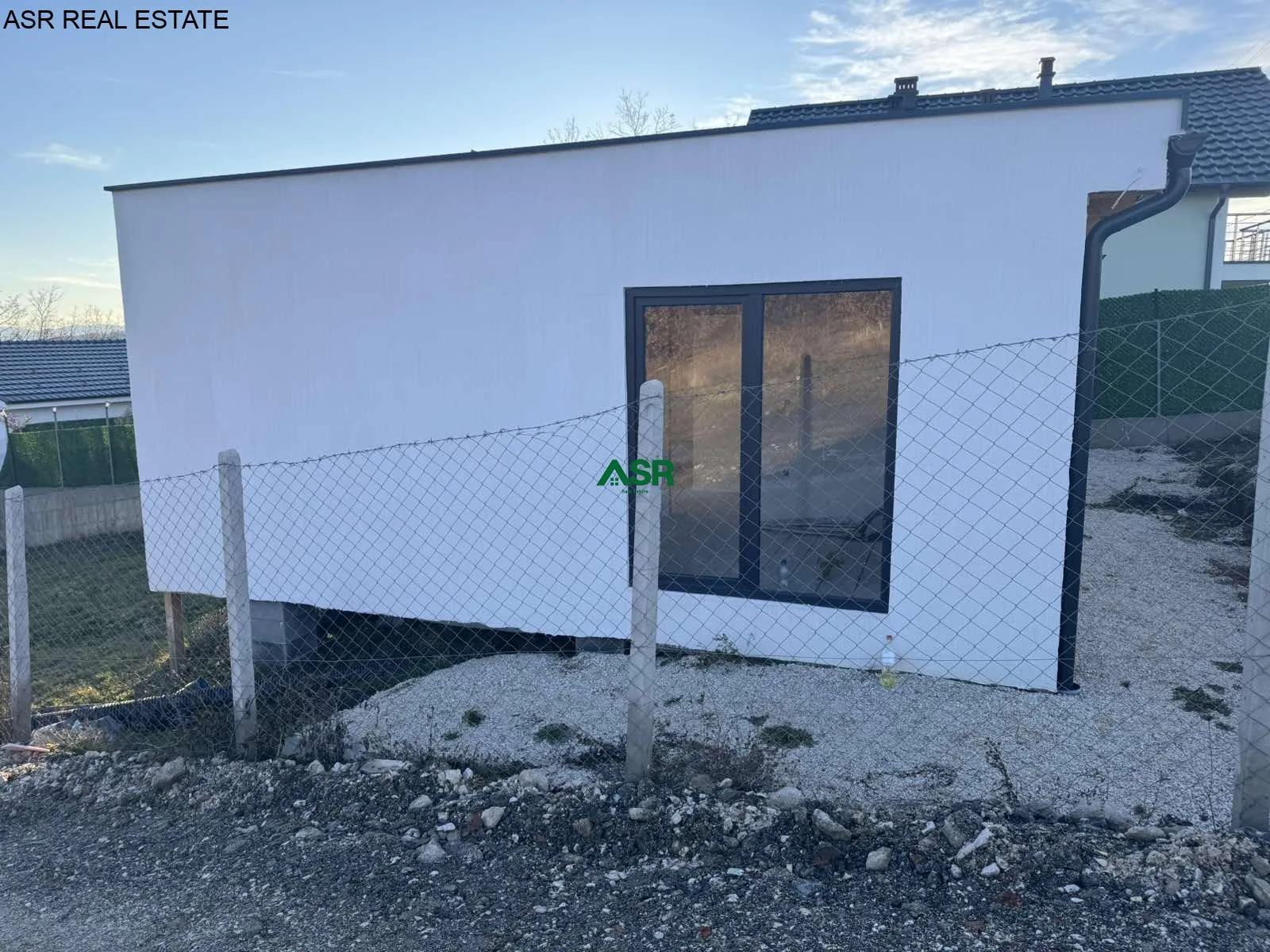 Ofrohet për shitje villa në Grashtice