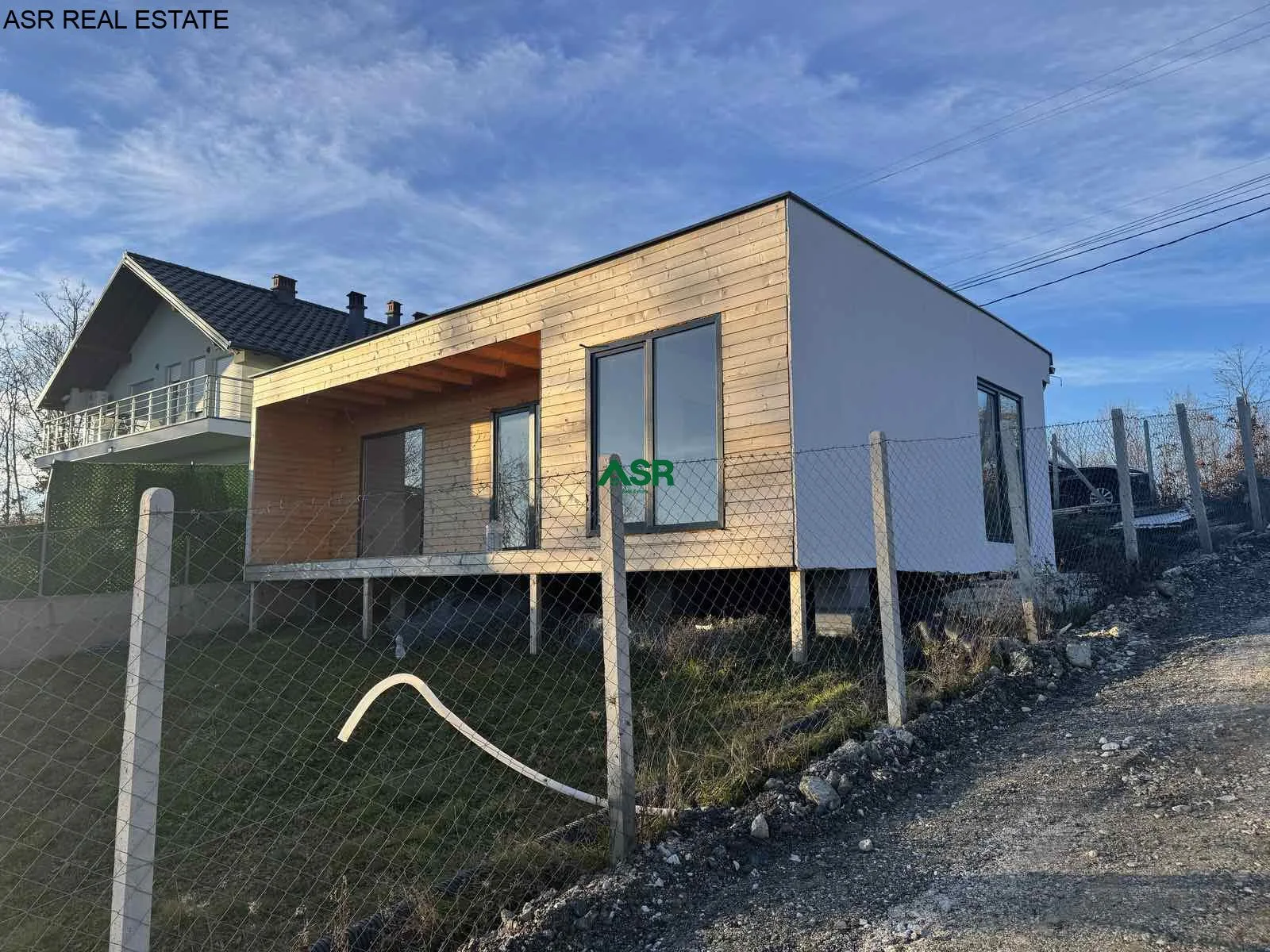 Ofrohet për shitje villa në Grashtice