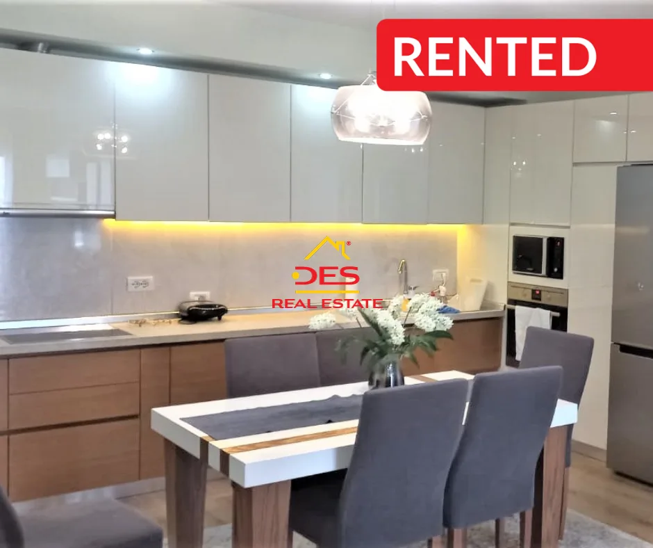 Jepet me qira apartament 2+1, pranë qendrës globe, tiranë.