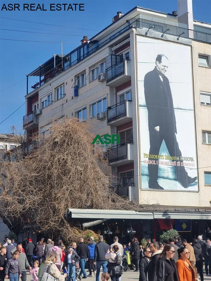 Lëshohet banesa me #qira në lagjen Qender, Sheshi Zahir Pajaziti