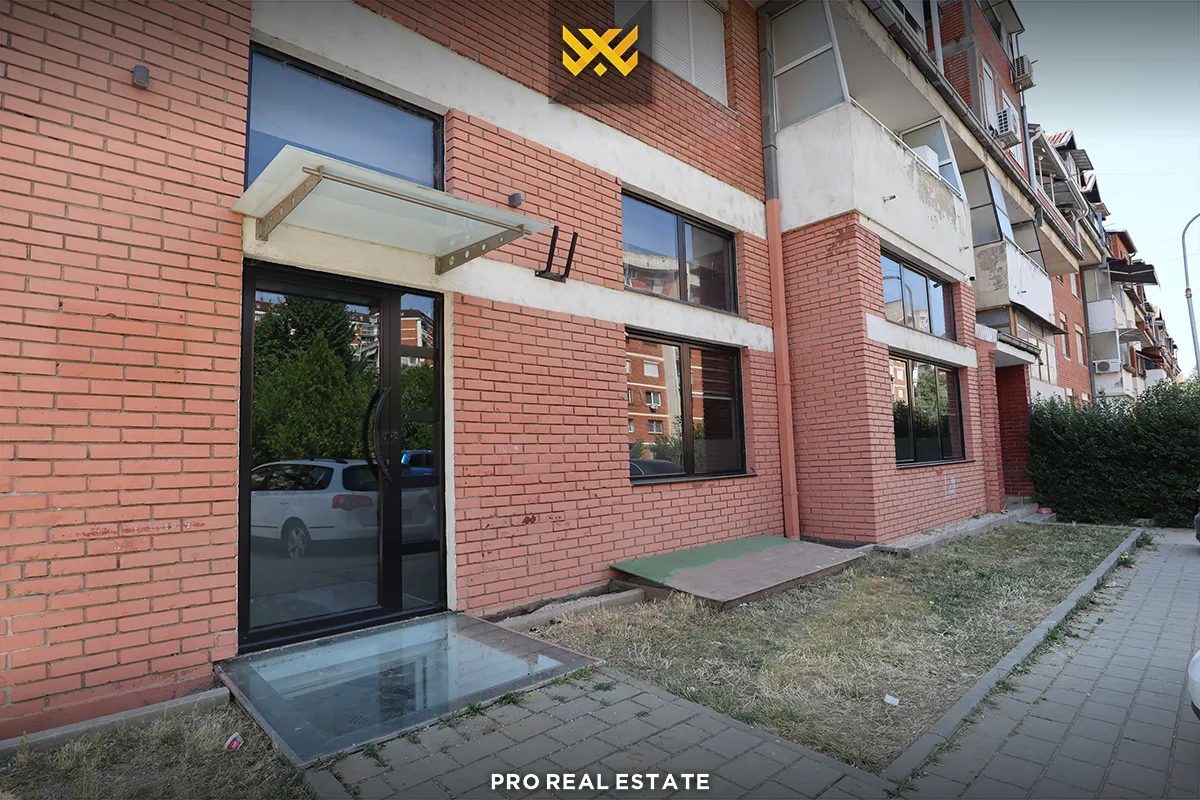Lokal - Zyrë 150m² me #QIRA në Bregun e Diellit.