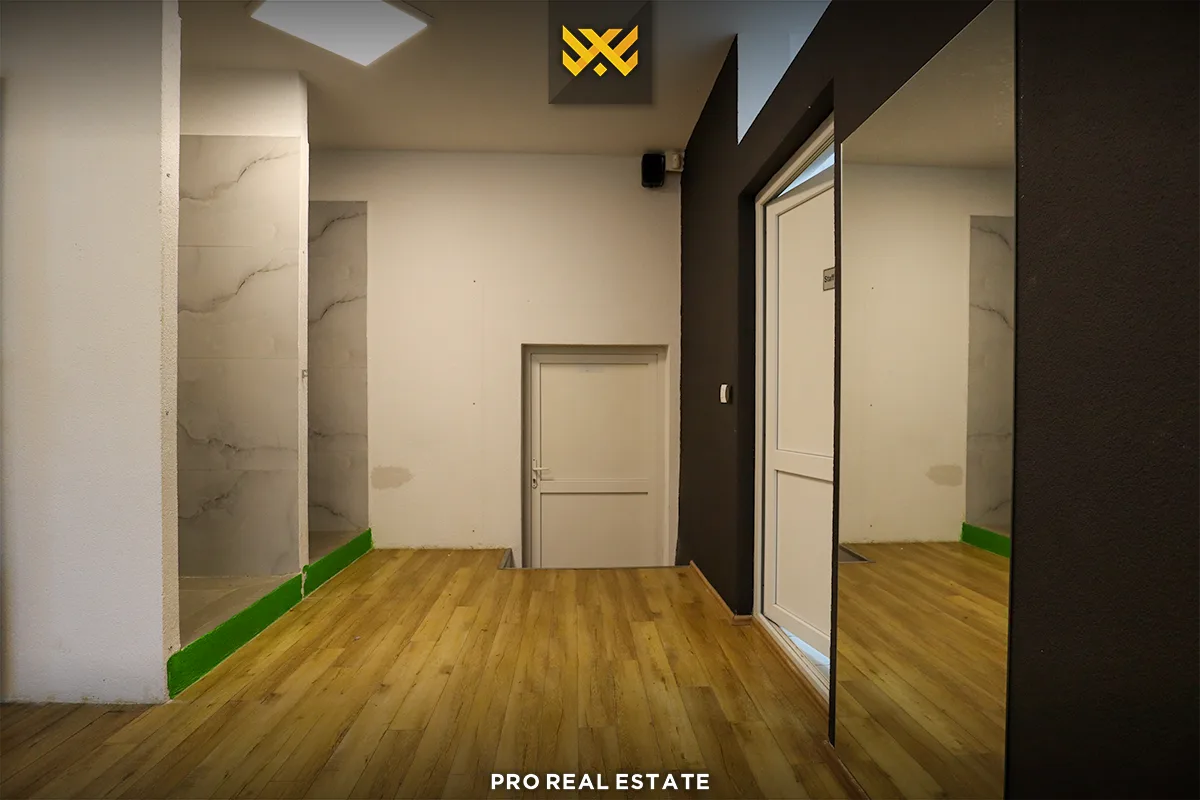Lokal - Zyrë 150m² me #QIRA në Bregun e Diellit.