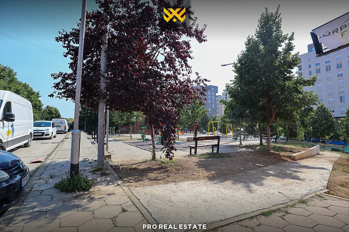 Lokal - Zyrë 150m² me #QIRA në Bregun e Diellit.