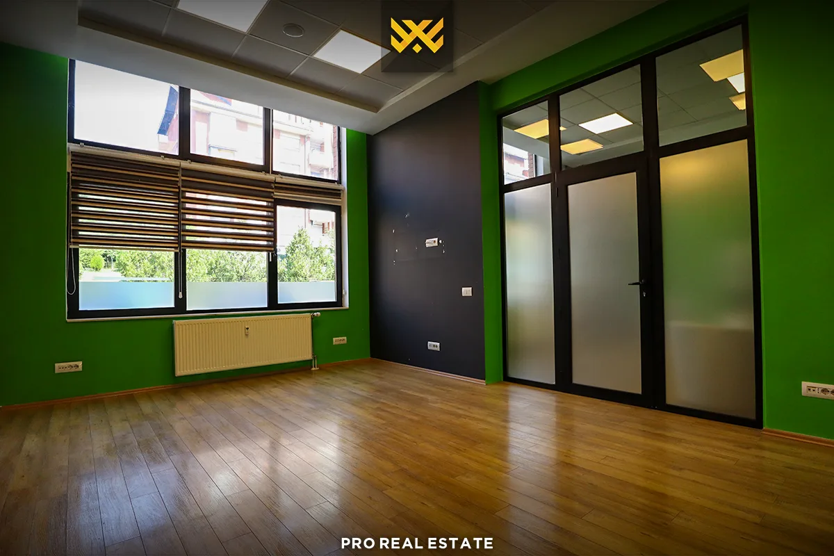 Lokal - Zyrë 150m² me #QIRA në Bregun e Diellit.