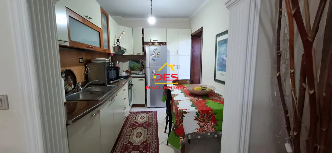 Shitet vilë 2 katëshe te ish kinema “ali demi” ,vlorë.