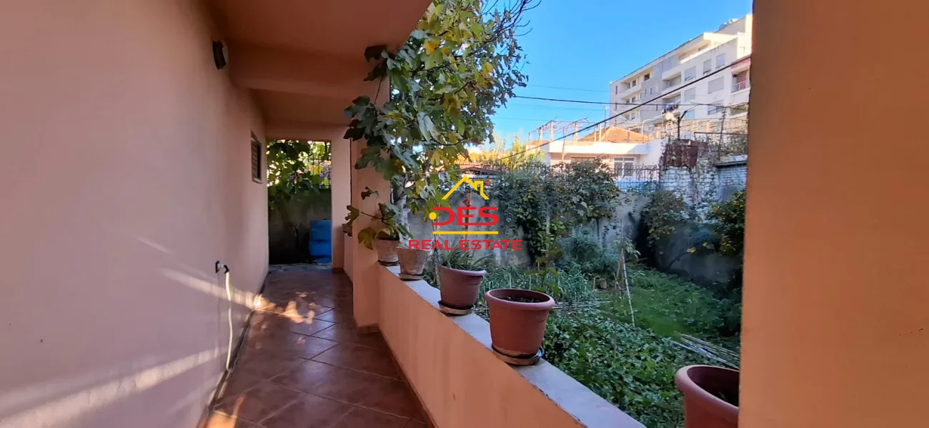 Shitet vilë 2 katëshe te ish kinema “ali demi” ,vlorë.