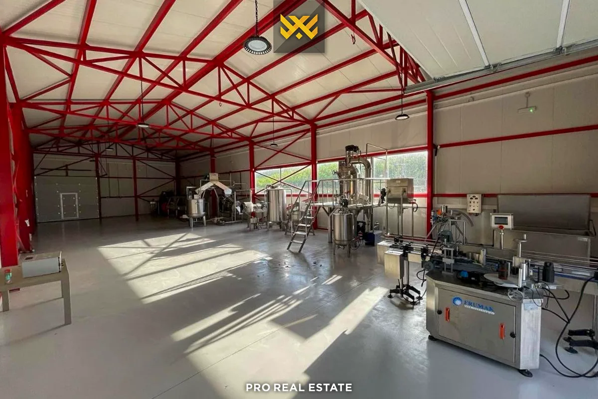 Truall 1.46 Ha dhe Fabrikë 1200m² për #SHITJE në Rimanishtë