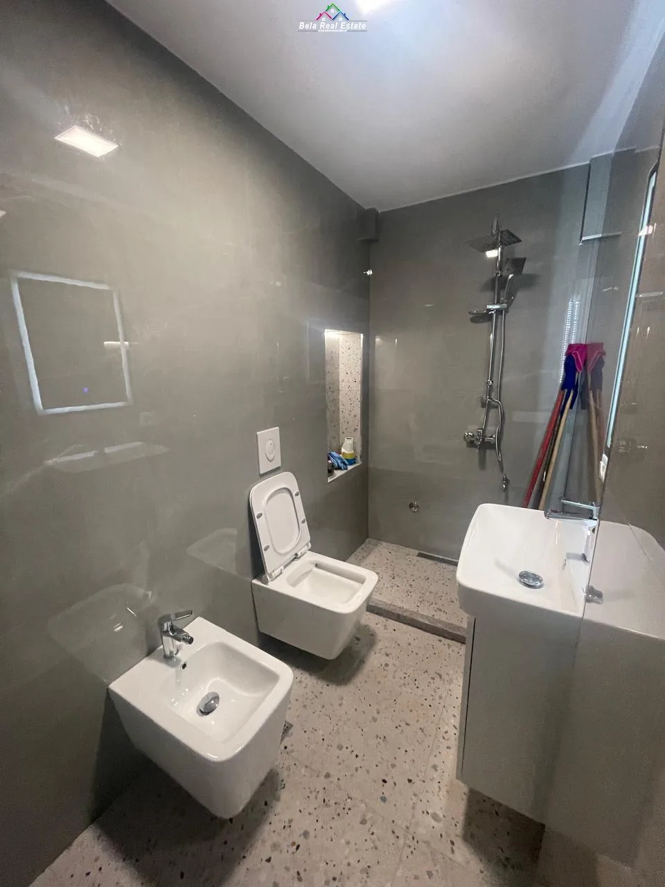 Zyre me qera ne Myslym Shyri (ID BZ2520) Tirane