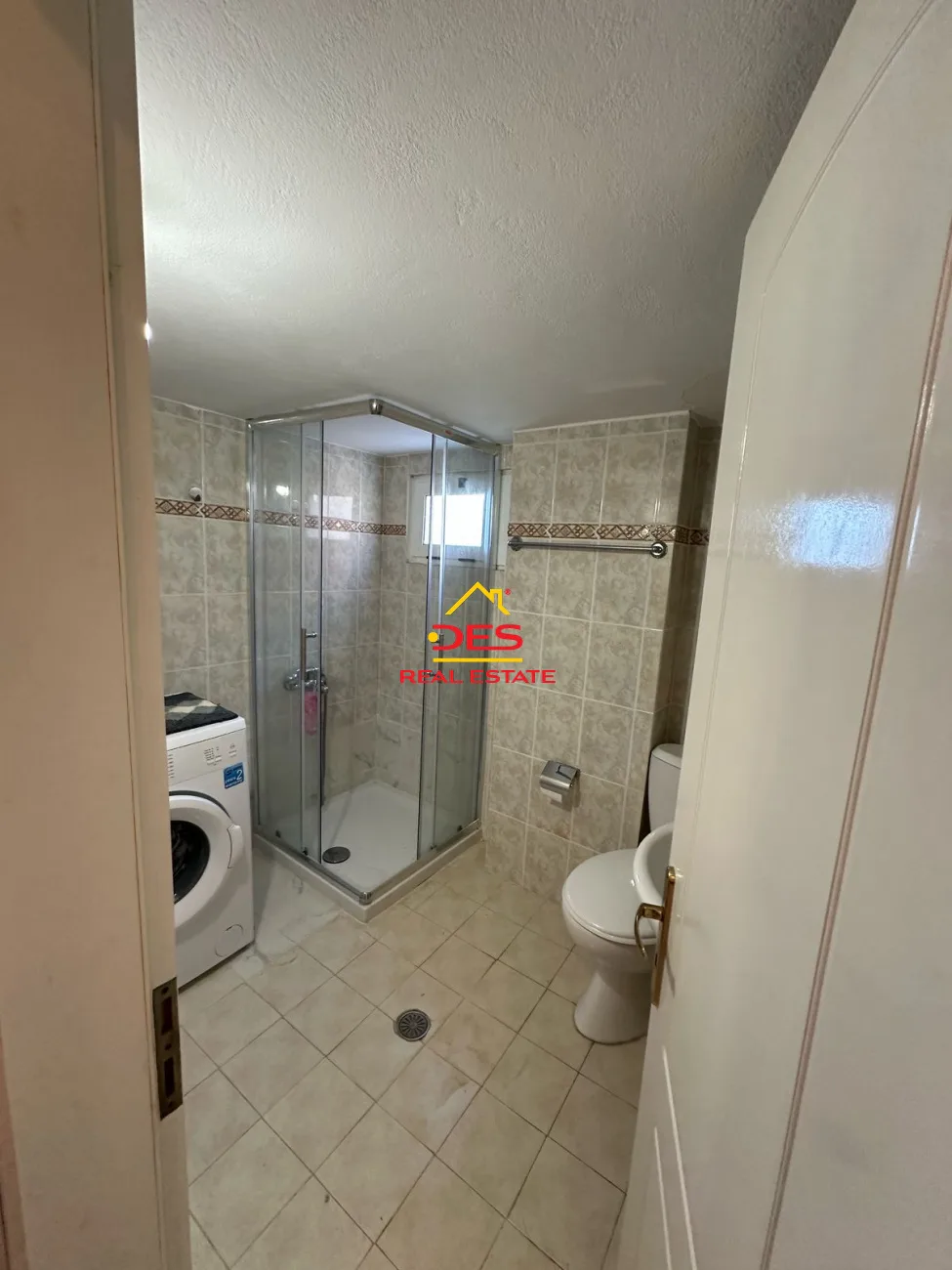 Shitet apartament 2+1+2 në sarandë