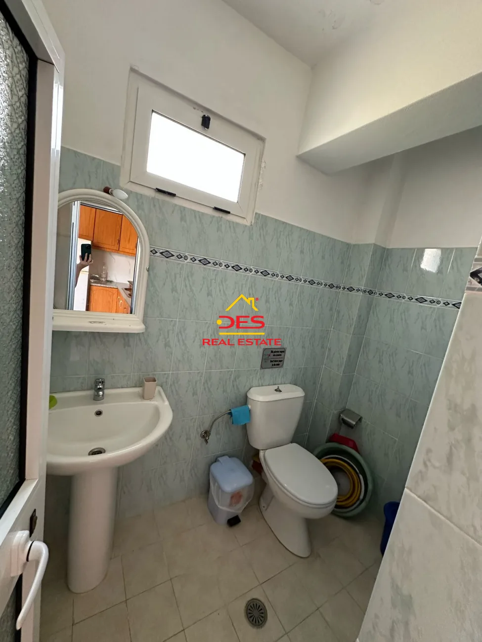 Shitet apartament 2+1+2 në sarandë