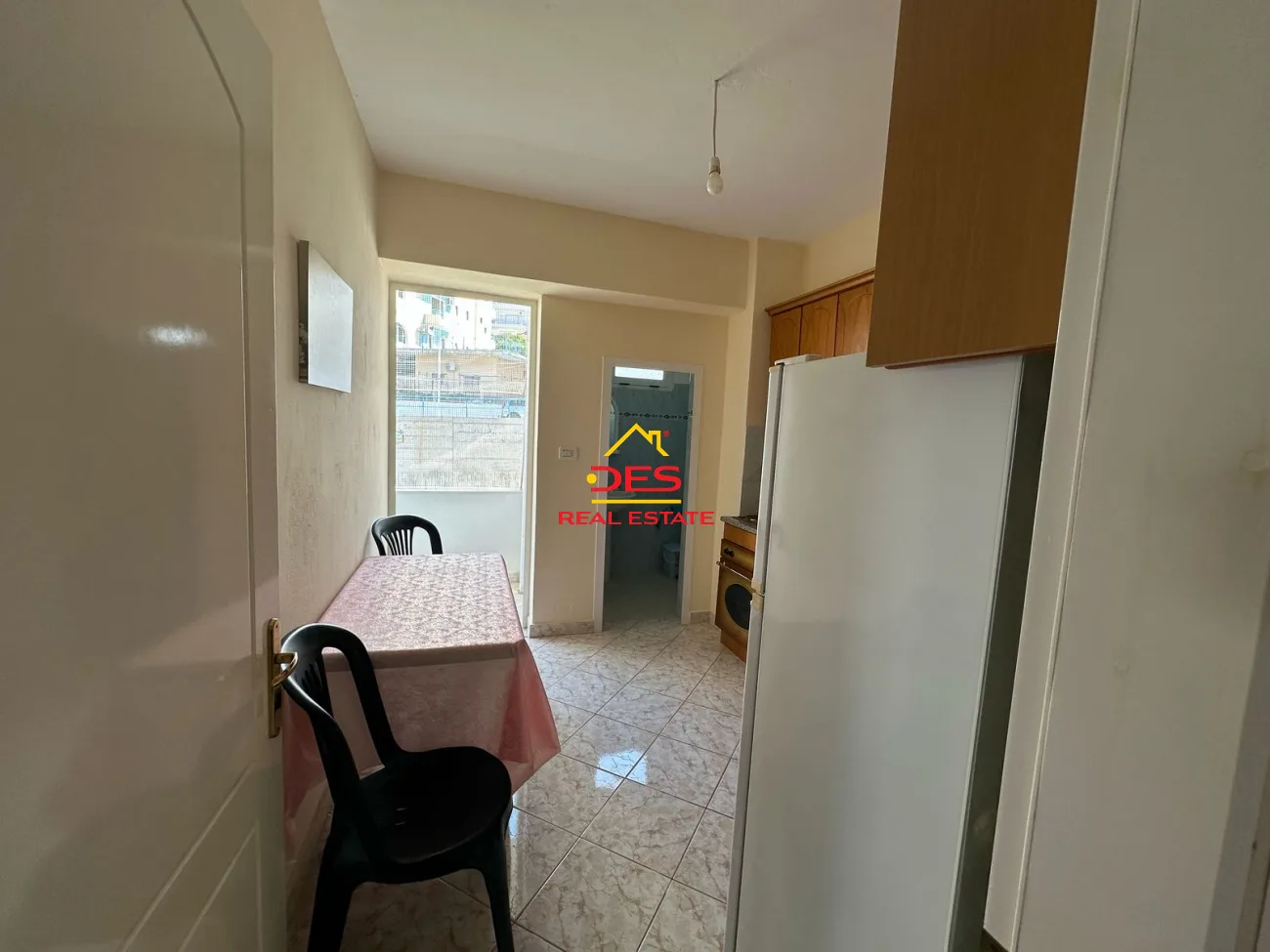 Shitet apartament 2+1+2 në sarandë