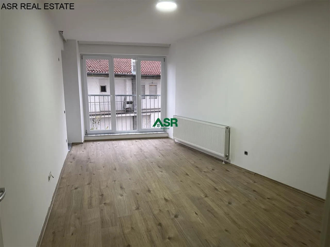 #ID:3226 Banesë  Zyre 60m2 me #qira në lagjen  Tophane