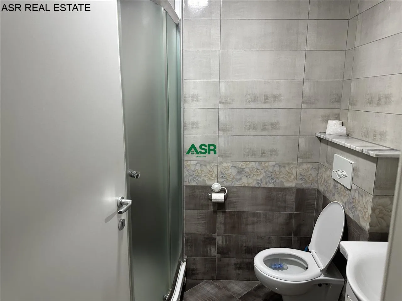 #ID:3226 Banesë  Zyre 60m2 me #qira në lagjen  Tophane