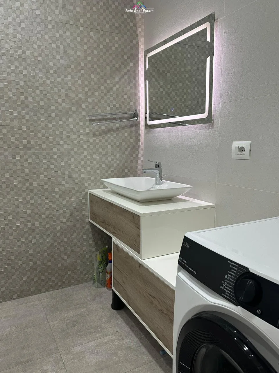 Apartament Me qera 2+1 Tek Shkolla e Kuqe (ID B2201610) Tirane
