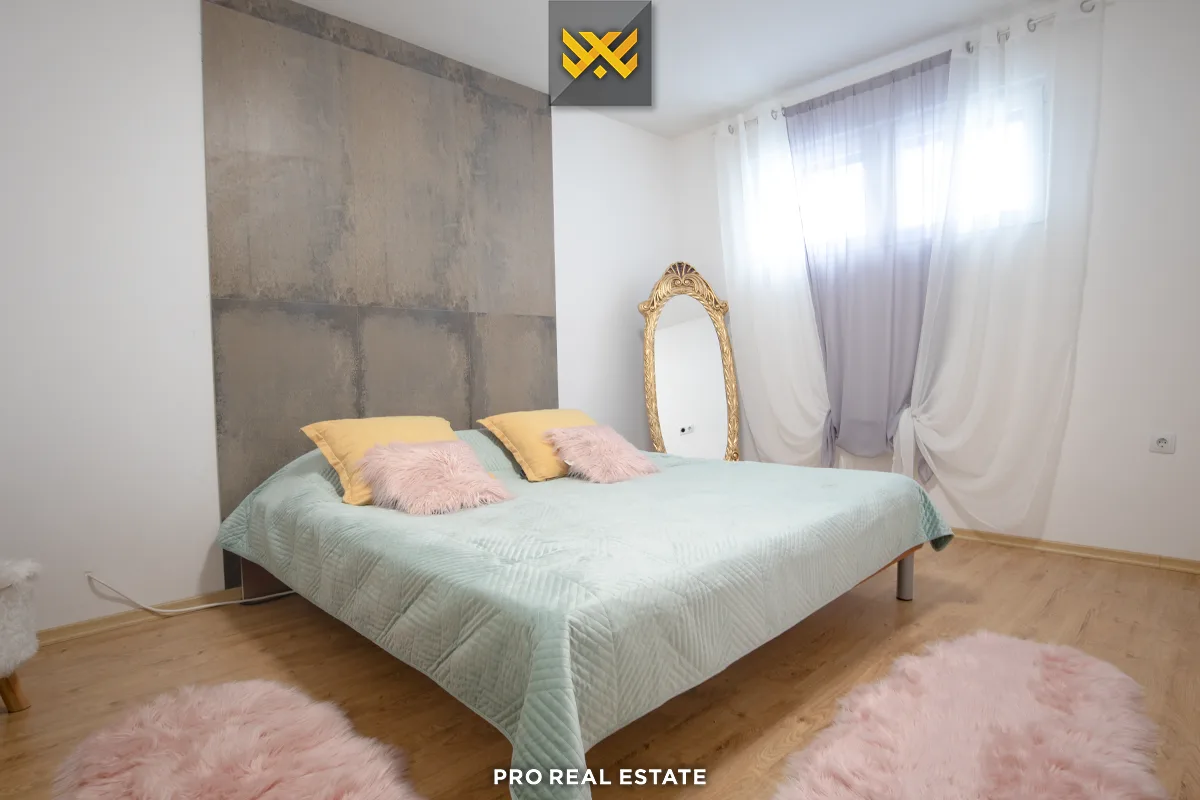 Shtëpi 270m² për #SHITJE në Pejë.