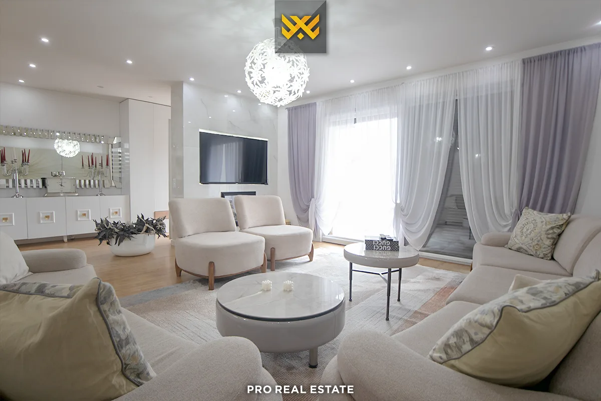 Shtëpi 270m² për #SHITJE në Pejë.