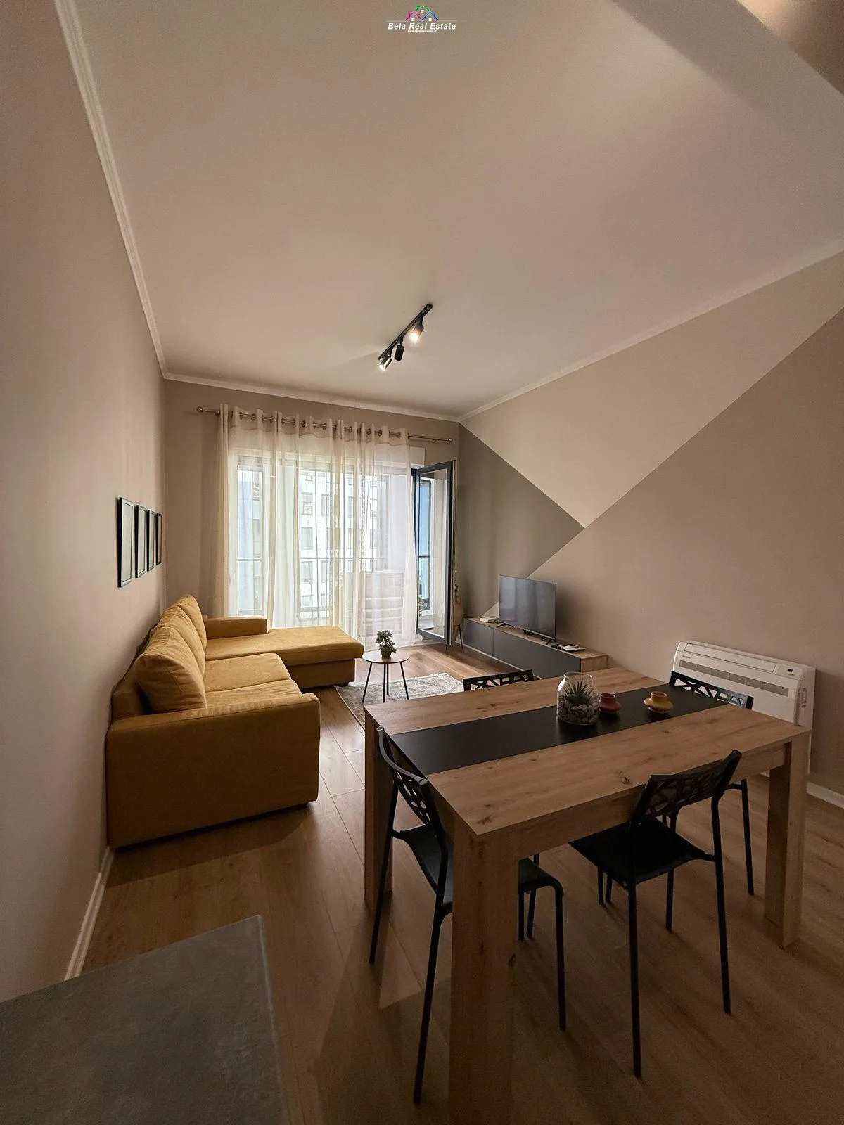 Apartamet Me Qera 2+1+2 Tek 21 Dhjetori (ID B2201212) Tirane.