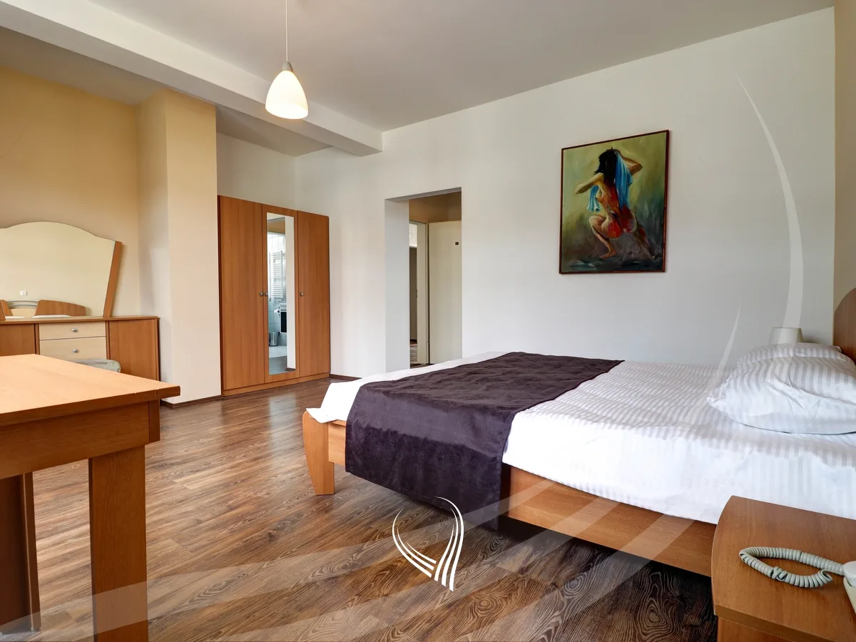 Objekt – Hotel 900m2 me qira në lagjen Sofali
