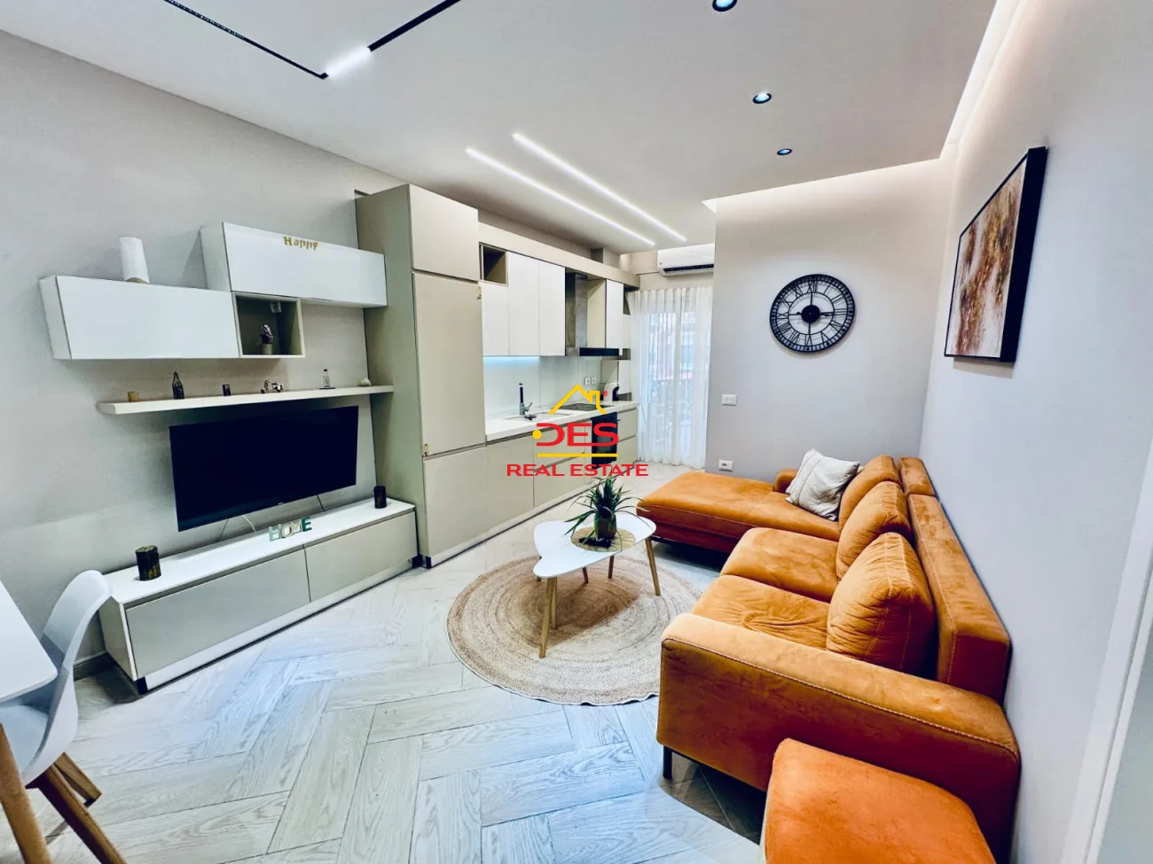 Jepet me qira apartament 2+1 pranë hotel partner, vlorë
