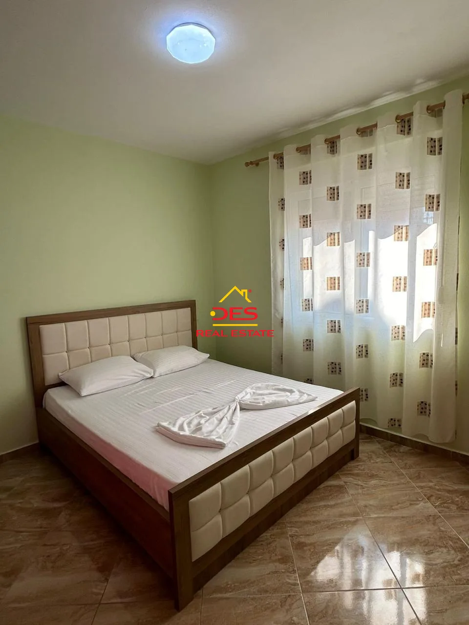 Shitet apartament 2+1 në sarandë