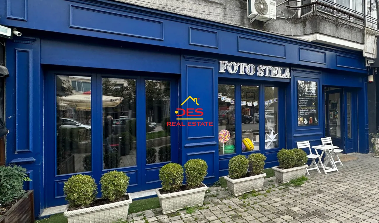 Shitet ambient biznesi në qendër të qytetit,elbasan.