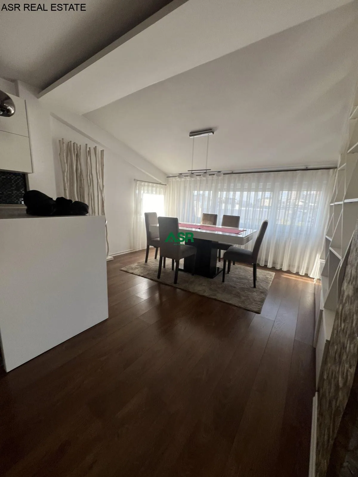 #ID:2195 Banesë  Penthouse 165m2 me #qira në udhekryqin ndermjet rruges B dhe C
