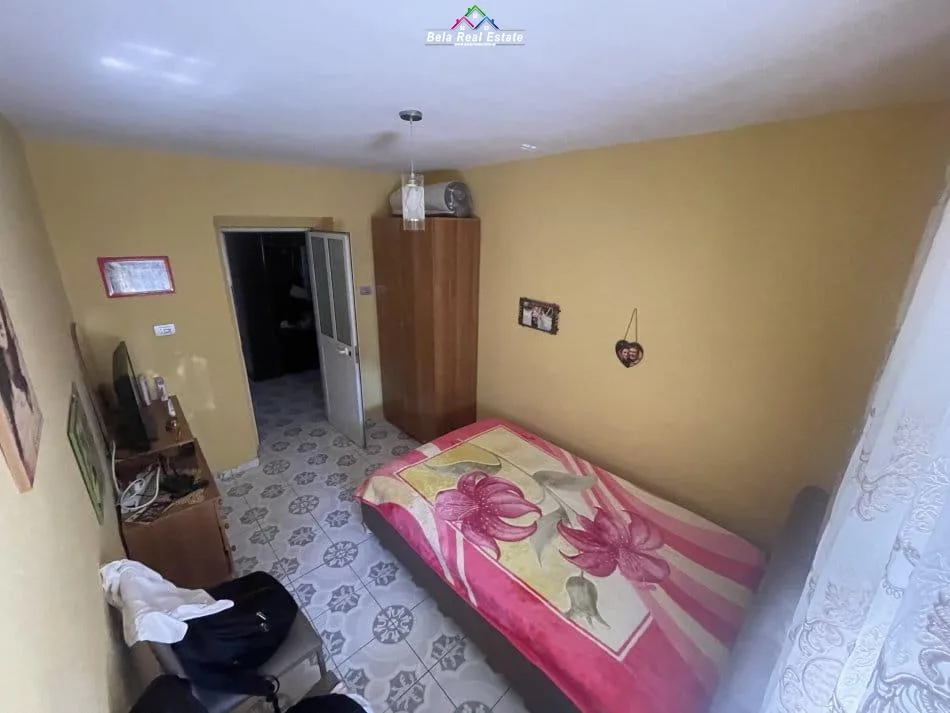 Apartament Ne Shitje 2+1 ne Xhamllik (ID B121204) Tirane