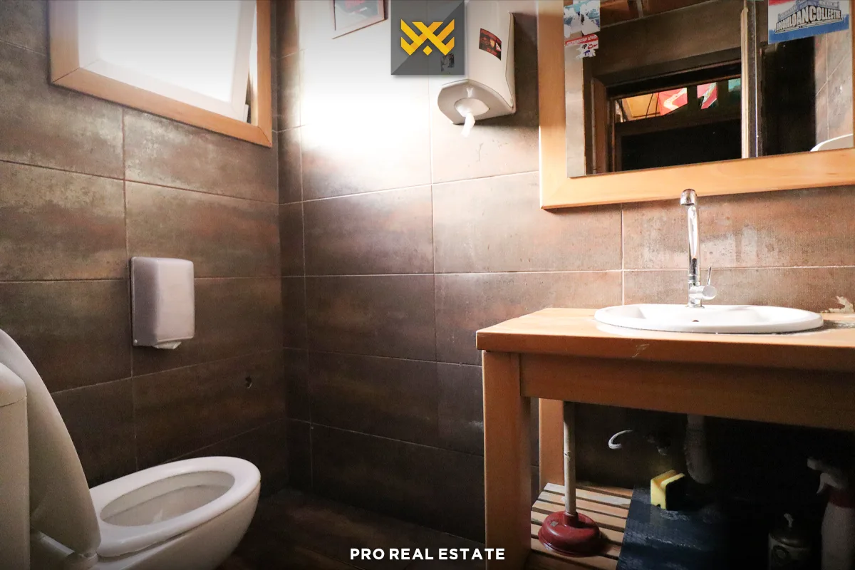 Lokal 75m² + 50m²në #SHITJE në Qendër.