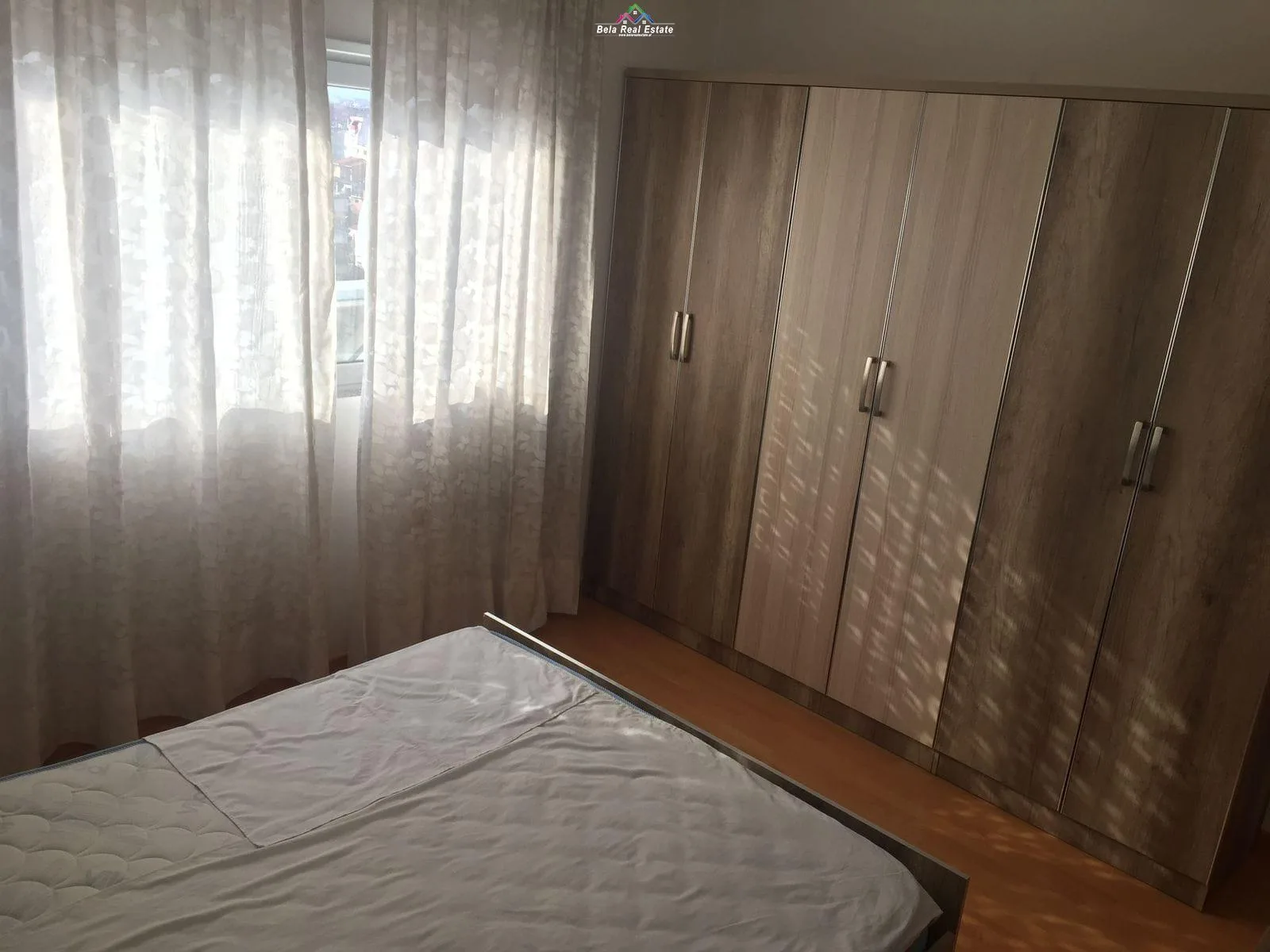 Apartament Me Qera 1+1 Ne Xhamllik (ID B2101641) Tirane