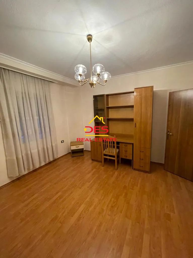 Jepet me qira apartament 2+1+2, blloku, tirane